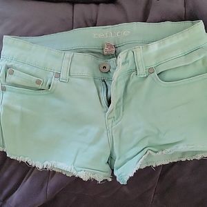 Refuge Size 4 shorts